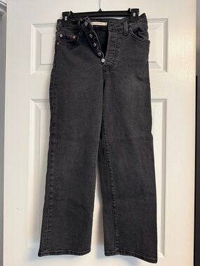 Levi’s Ribcage Straight Ankle Jeans — Black, Size 25